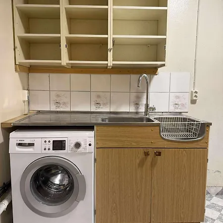 Spacious And House With 5 Bedroms Apartment