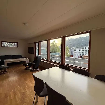 Spacious And House With 5 Bedroms Lejlighed