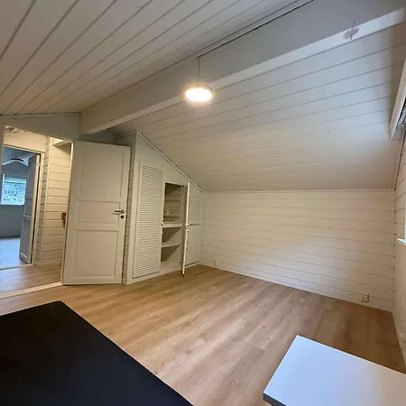 Spacious And House With 5 Bedroms Appartement *