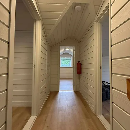 Spacious And House With 5 Bedroms *