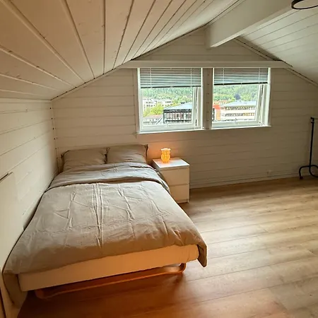 Lejlighed Spacious And House With 5 Bedroms Førde