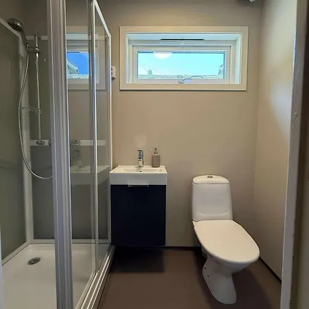 Spacious And House With 5 Bedroms Førde